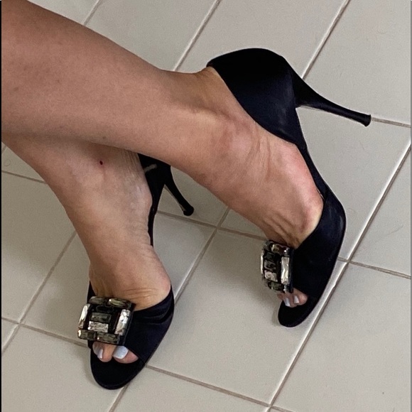 Stuart Weitzman black heels with beautiful stones - Picture 4 of 8